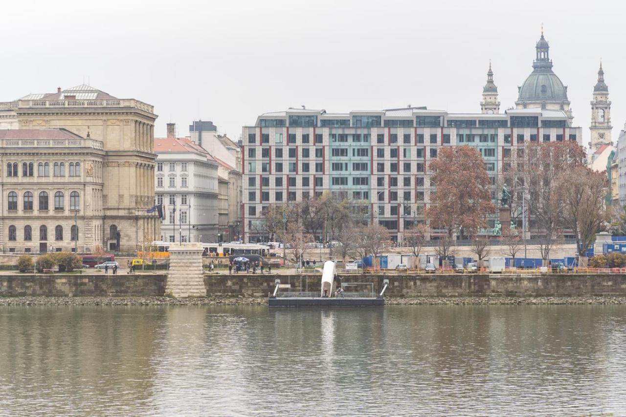 Danube Waterfront View At Chain Bridge Budapeste Exterior foto